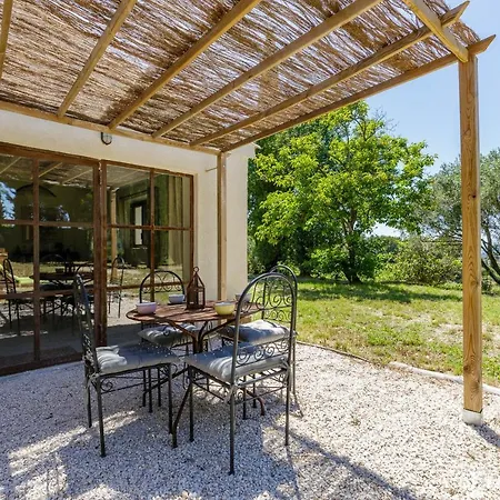 Lodges Park Castellet Provence: Vineyard Gites Near Beaches and F1 Circuit Le Beausset Exterior photo